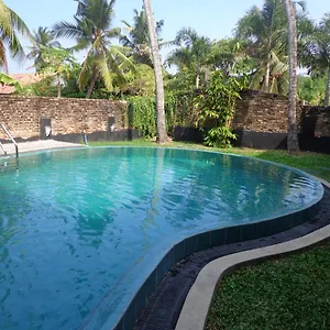 Star White - Negombo Hotel Kudapaduwa